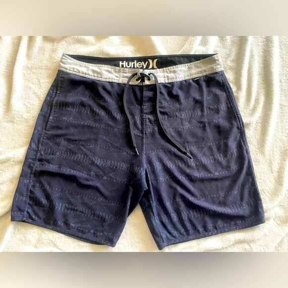 Hurley Other - Men’s Hurley board shorts size 36, READ